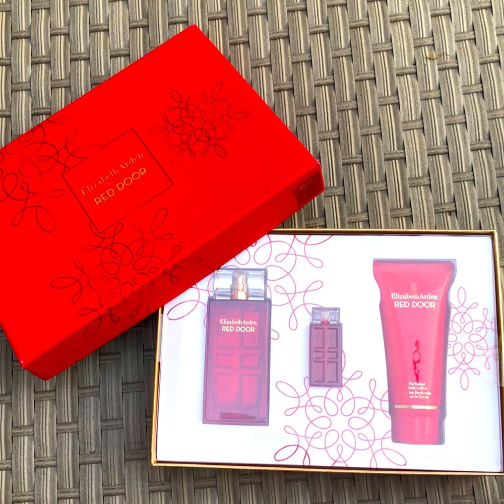 Elizabeth Arden Perfume and Body Lotion Gift Set